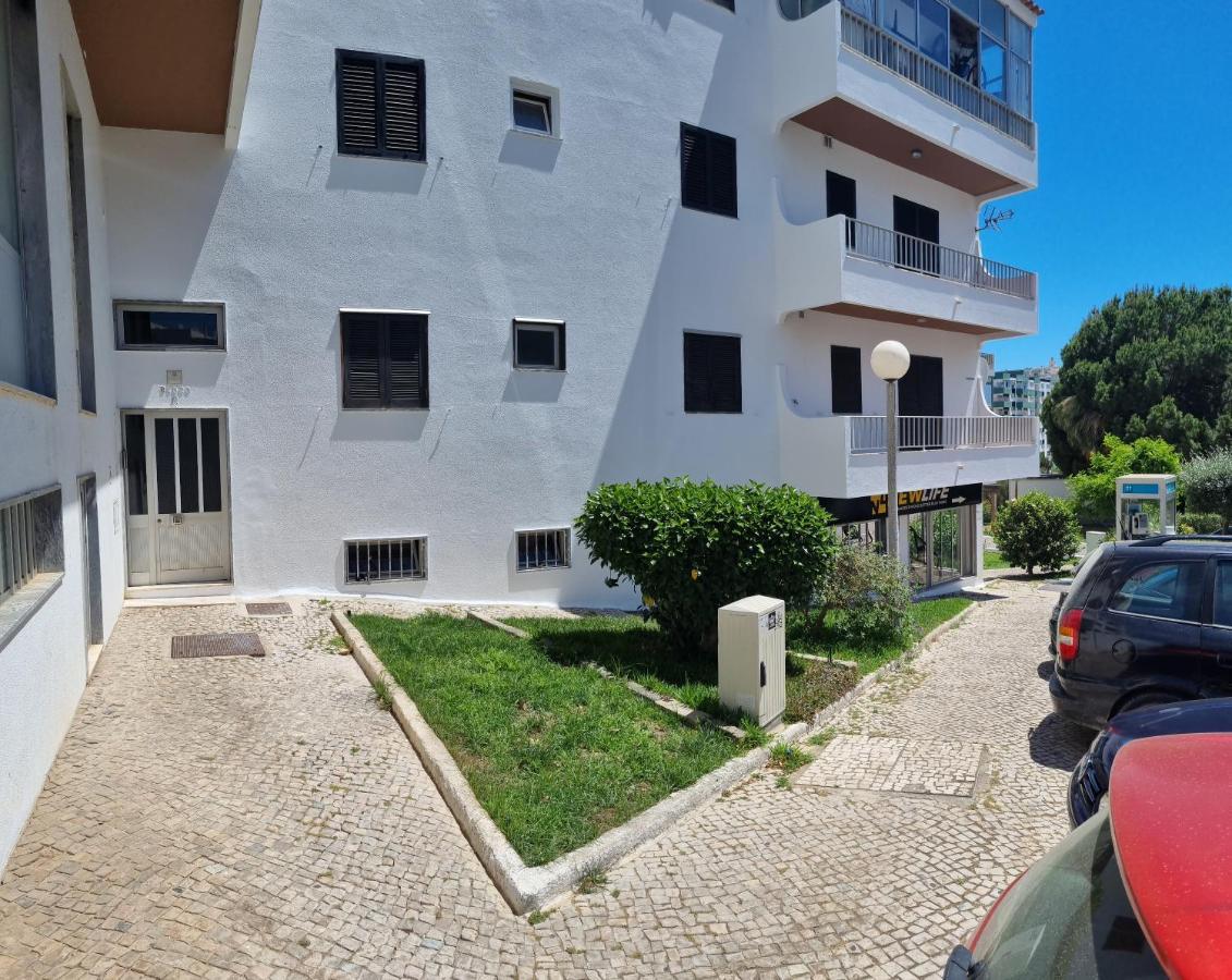 Apartamento T2 Com Terraco Grande Apartment Quarteira Exterior photo